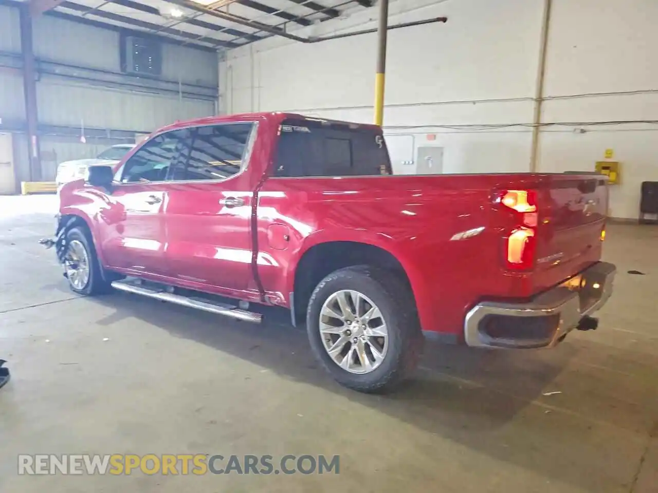 2 fotografías del automóvil dañado 3GCUYGED5NG178309 CHEVROLET SILVERADO 2022