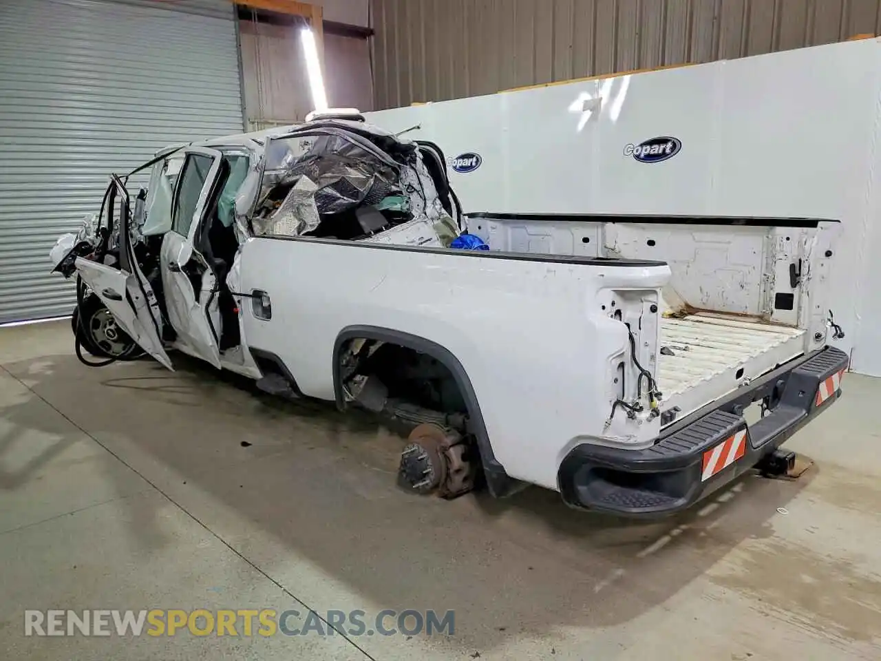 2 fotografías del automóvil dañado 1GC1WLE72PF240619 CHEVROLET SILVERADO 2023