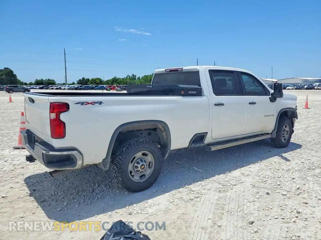 3 Фотография поврежденного автомобиля 1GC1YLE7XPF192667 CHEVROLET SILVERADO 2023