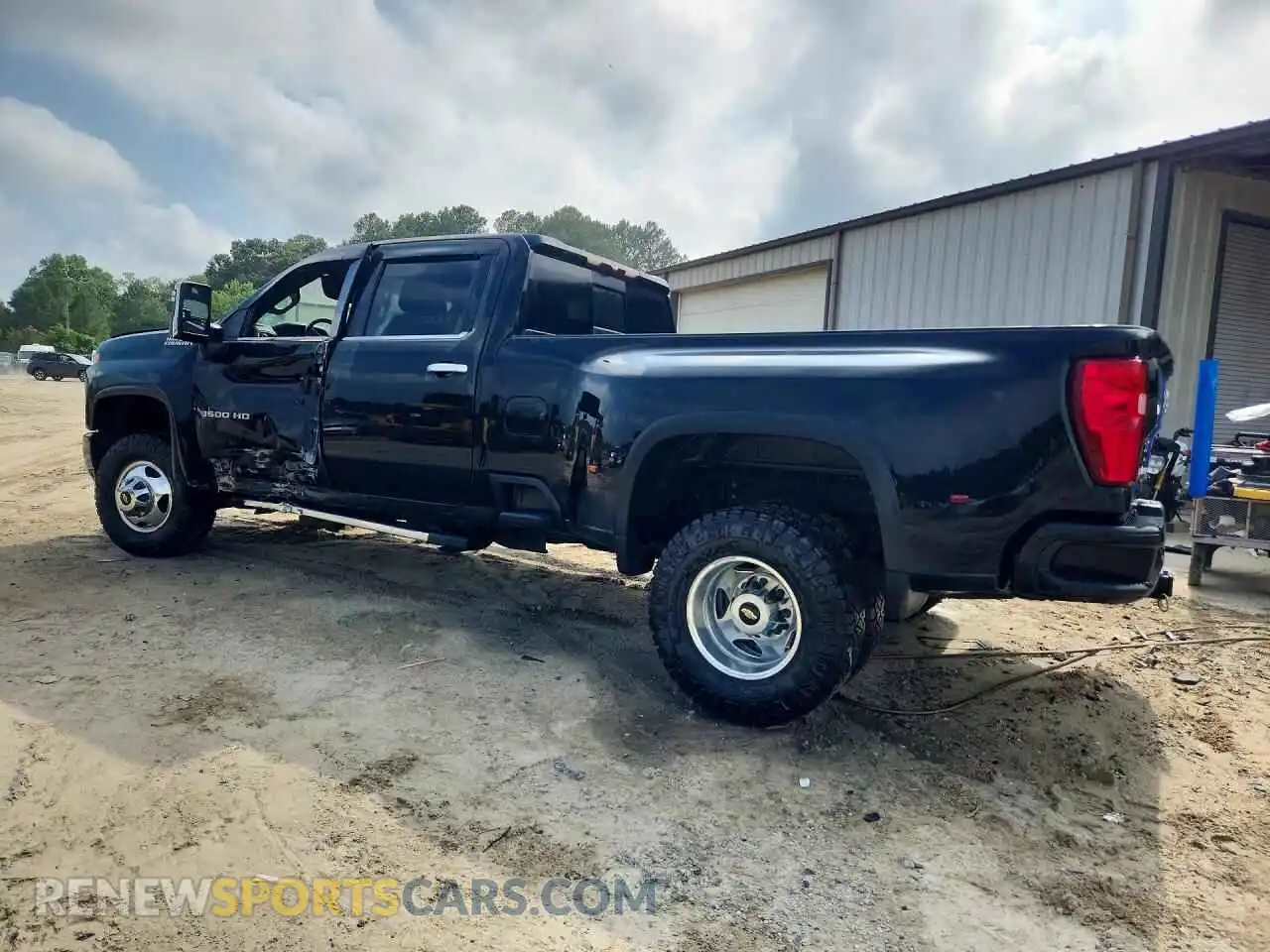 2 fotografías del automóvil dañado 1GC4YVEY4PF118596 CHEVROLET SILVERADO 2023