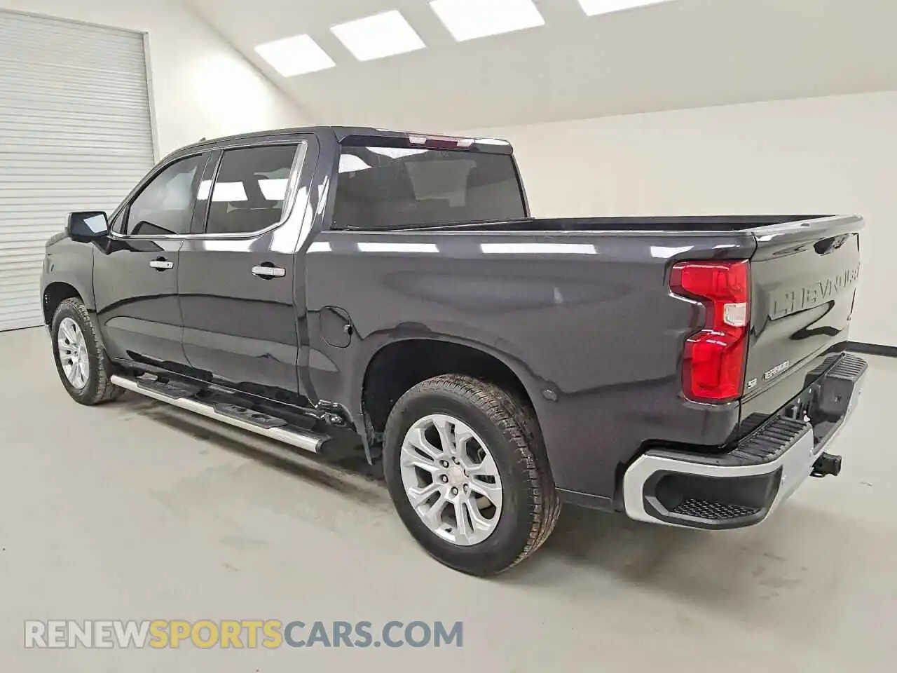 2 Фотография поврежденного автомобиля 1GCPAEED7PZ113356 CHEVROLET SILVERADO 2023