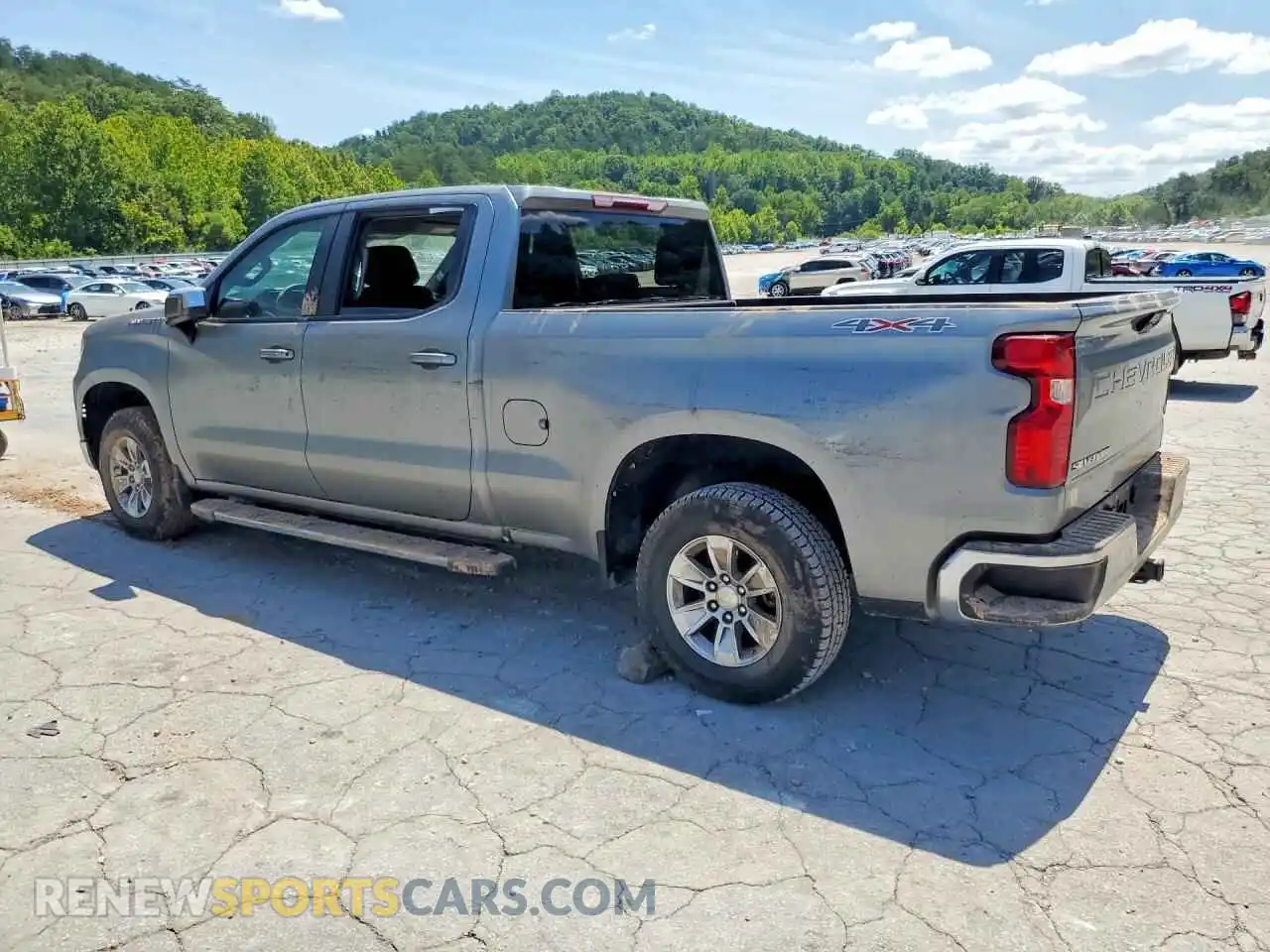 2 fotografías del automóvil dañado 1GCPDDEK4PZ311067 CHEVROLET SILVERADO 2023