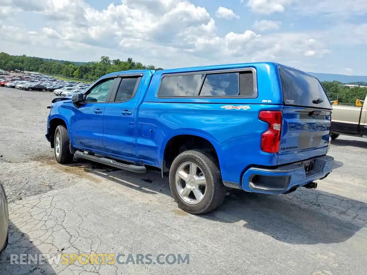 2 fotografías del automóvil dañado 1GCRDEED8PZ255294 CHEVROLET SILVERADO 2023