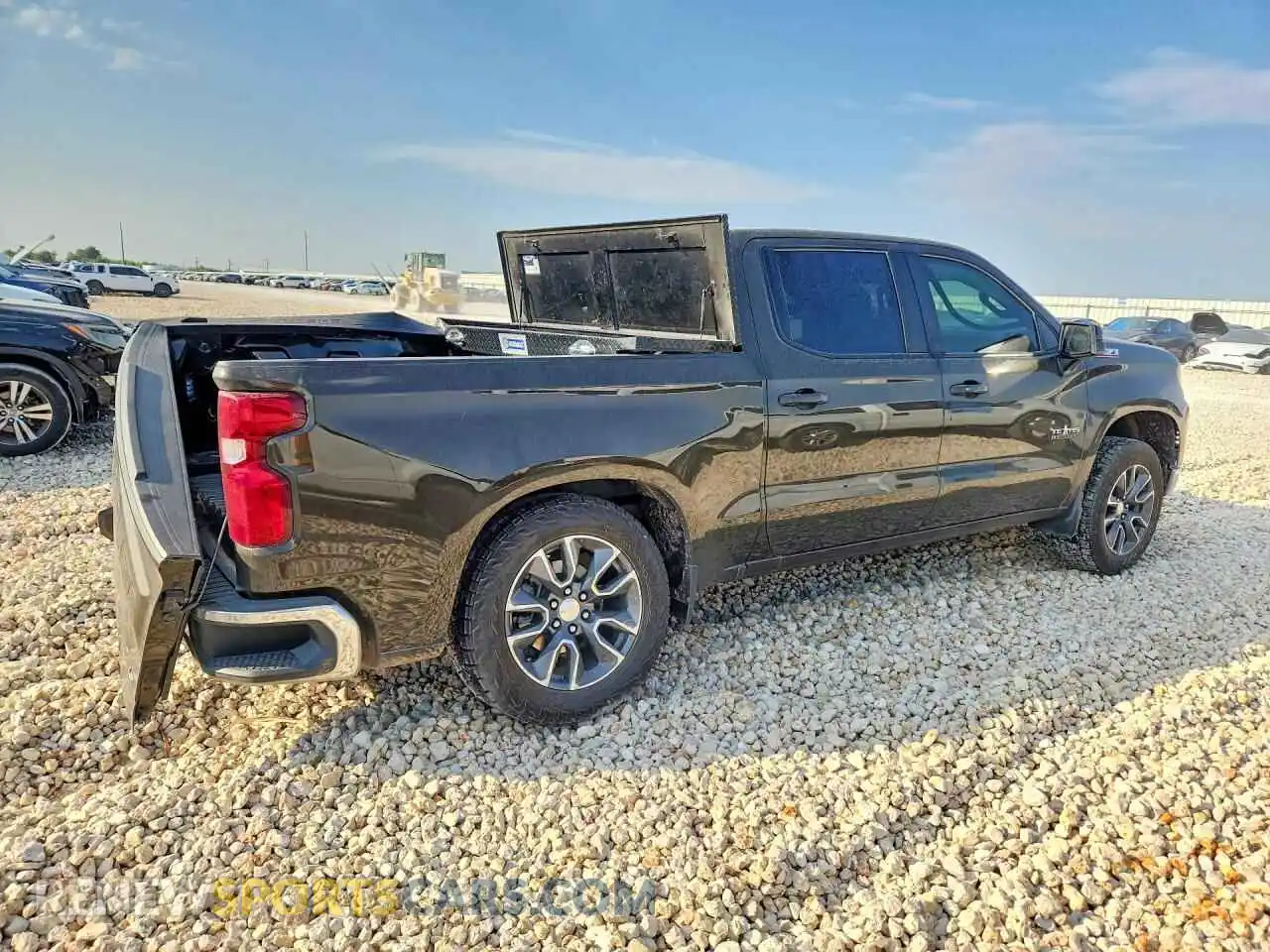 3 Photograph of a damaged car 1GCUDDED0PZ218356 CHEVROLET SILVERADO 2023