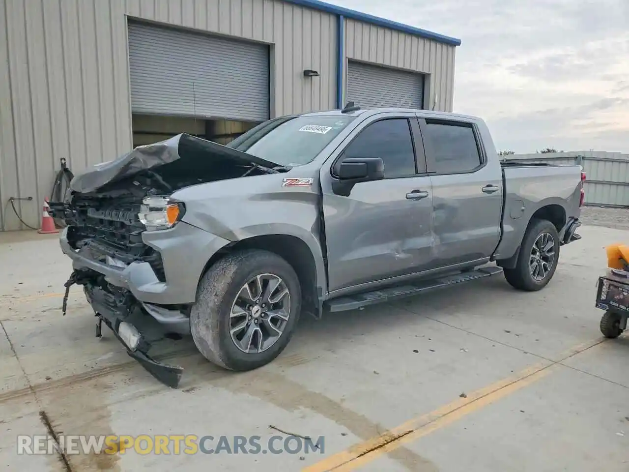1 fotografías del automóvil dañado 1GCUDEE84PZ233905 CHEVROLET SILVERADO 2023
