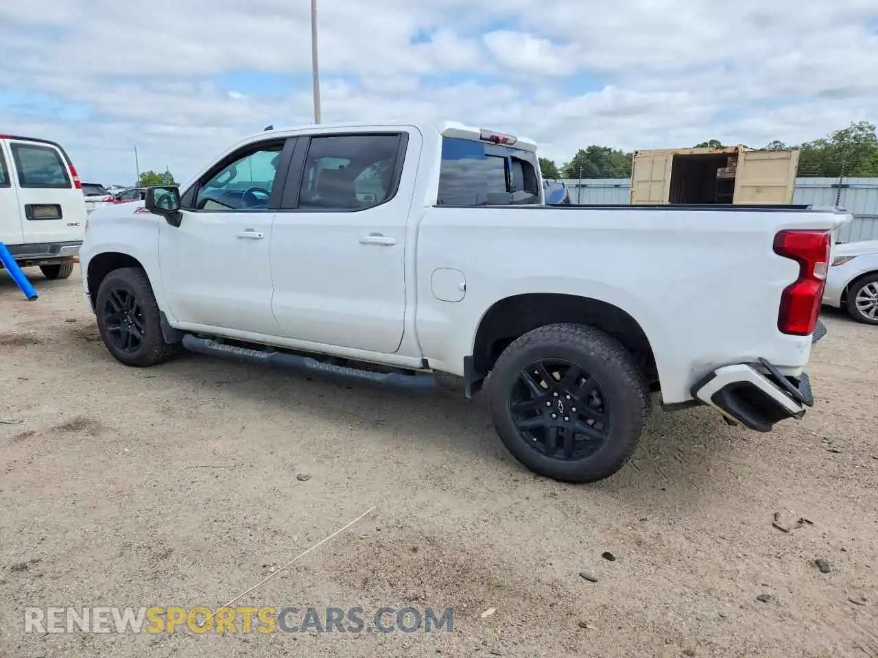 2 fotografías del automóvil dañado 1GCUDEE85PZ194399 CHEVROLET SILVERADO 2023