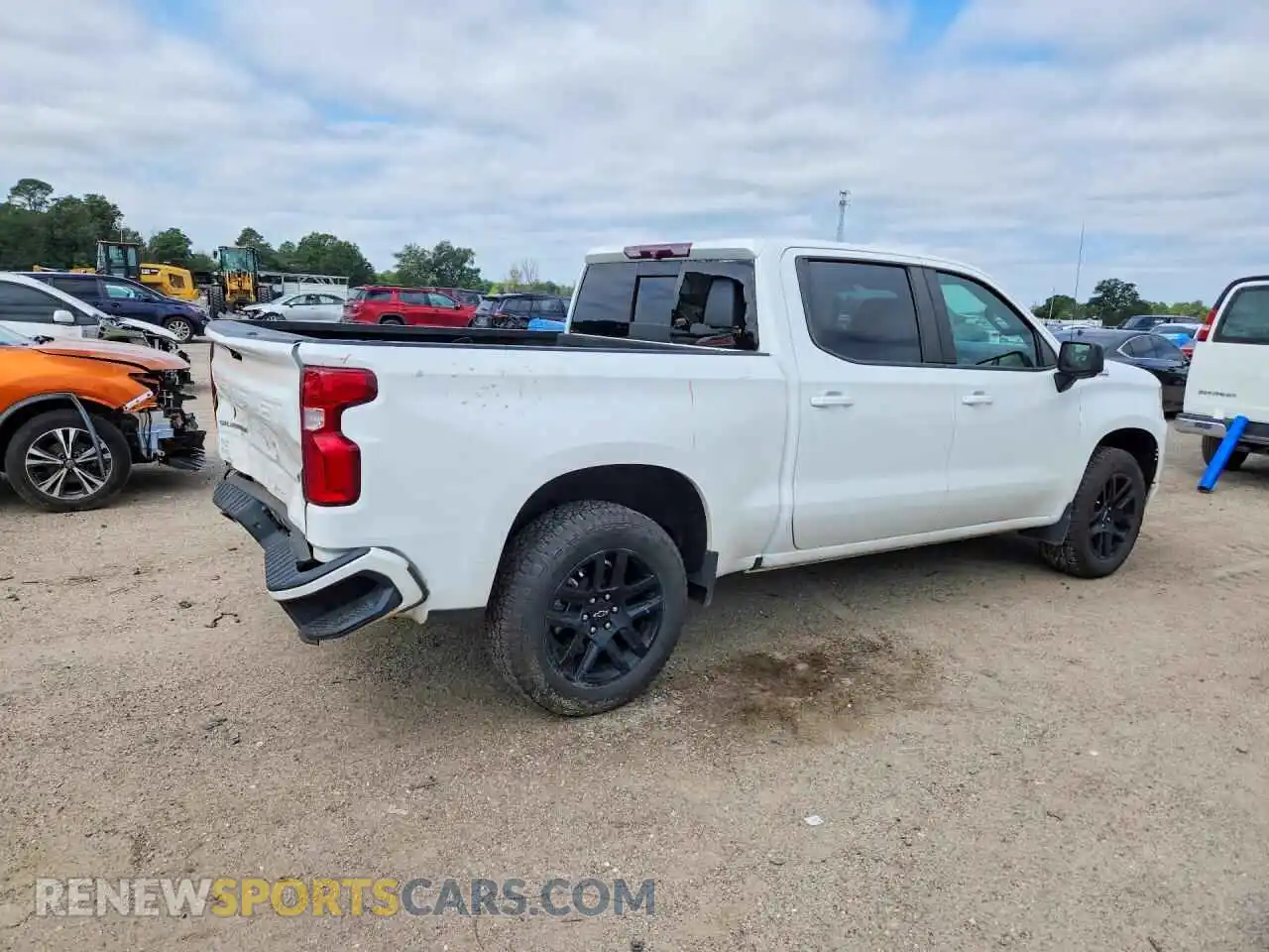 3 fotografías del automóvil dañado 1GCUDEE85PZ194399 CHEVROLET SILVERADO 2023