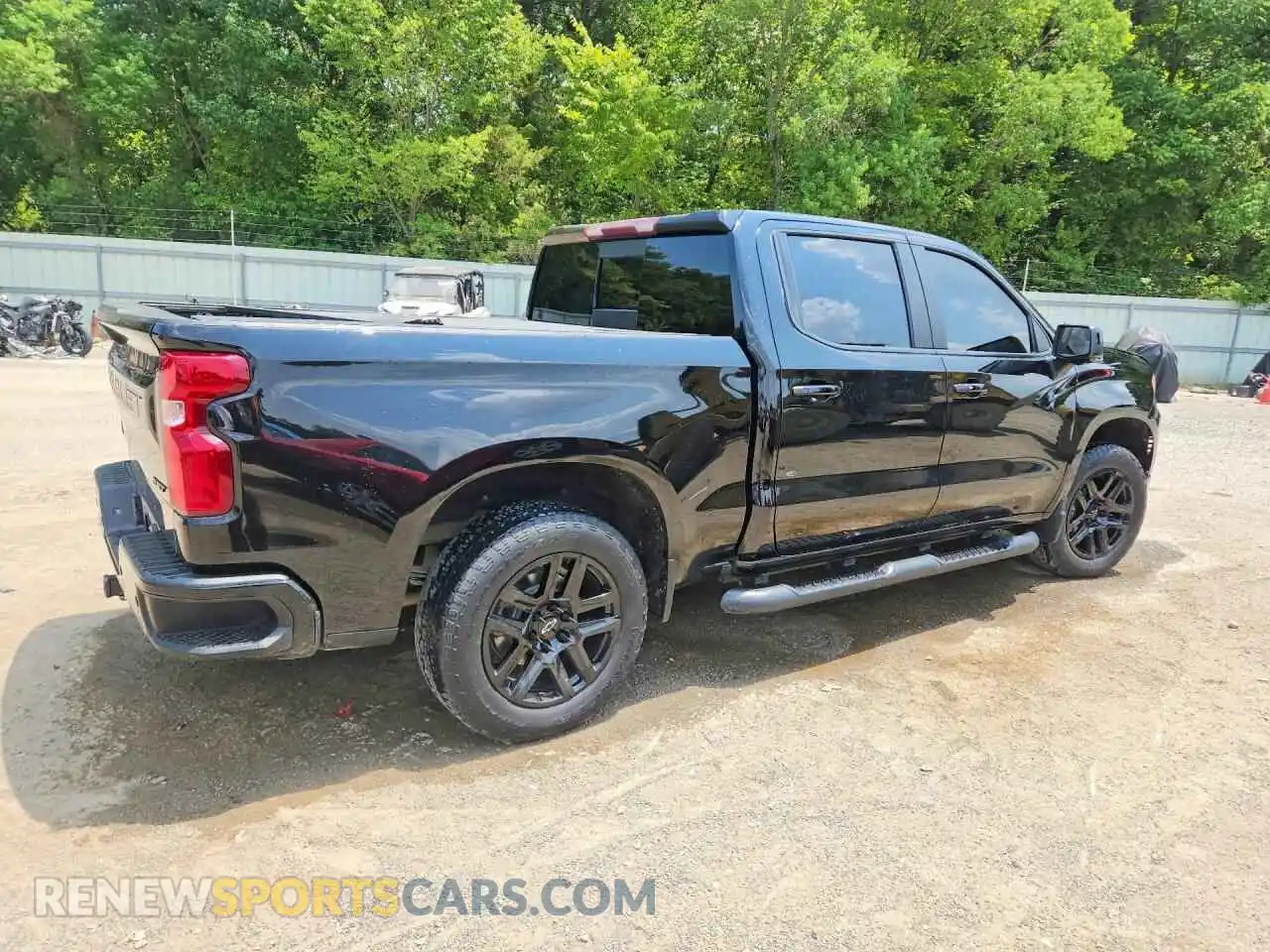 3 fotografías del automóvil dañado 1GCUDEE85PZ274222 CHEVROLET SILVERADO 2023