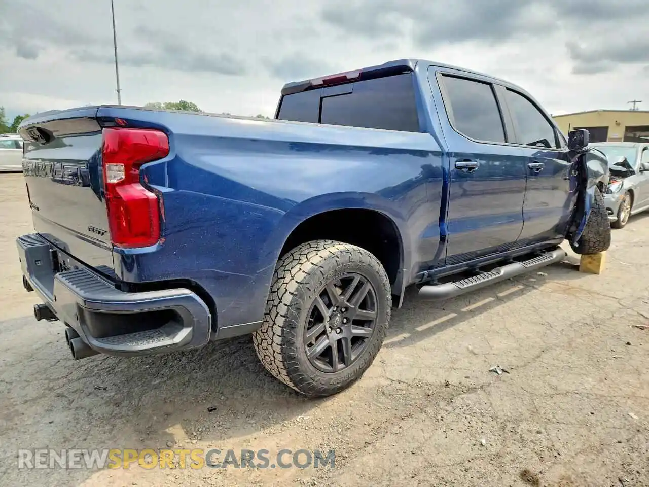 3 fotografías del automóvil dañado 1GCUDEEL7PZ210526 CHEVROLET SILVERADO 2023