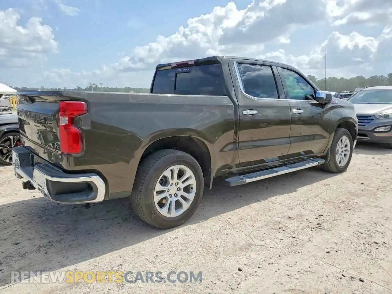 3 Photograph of a damaged car 1GCUDGE82PZ185204 CHEVROLET SILVERADO 2023