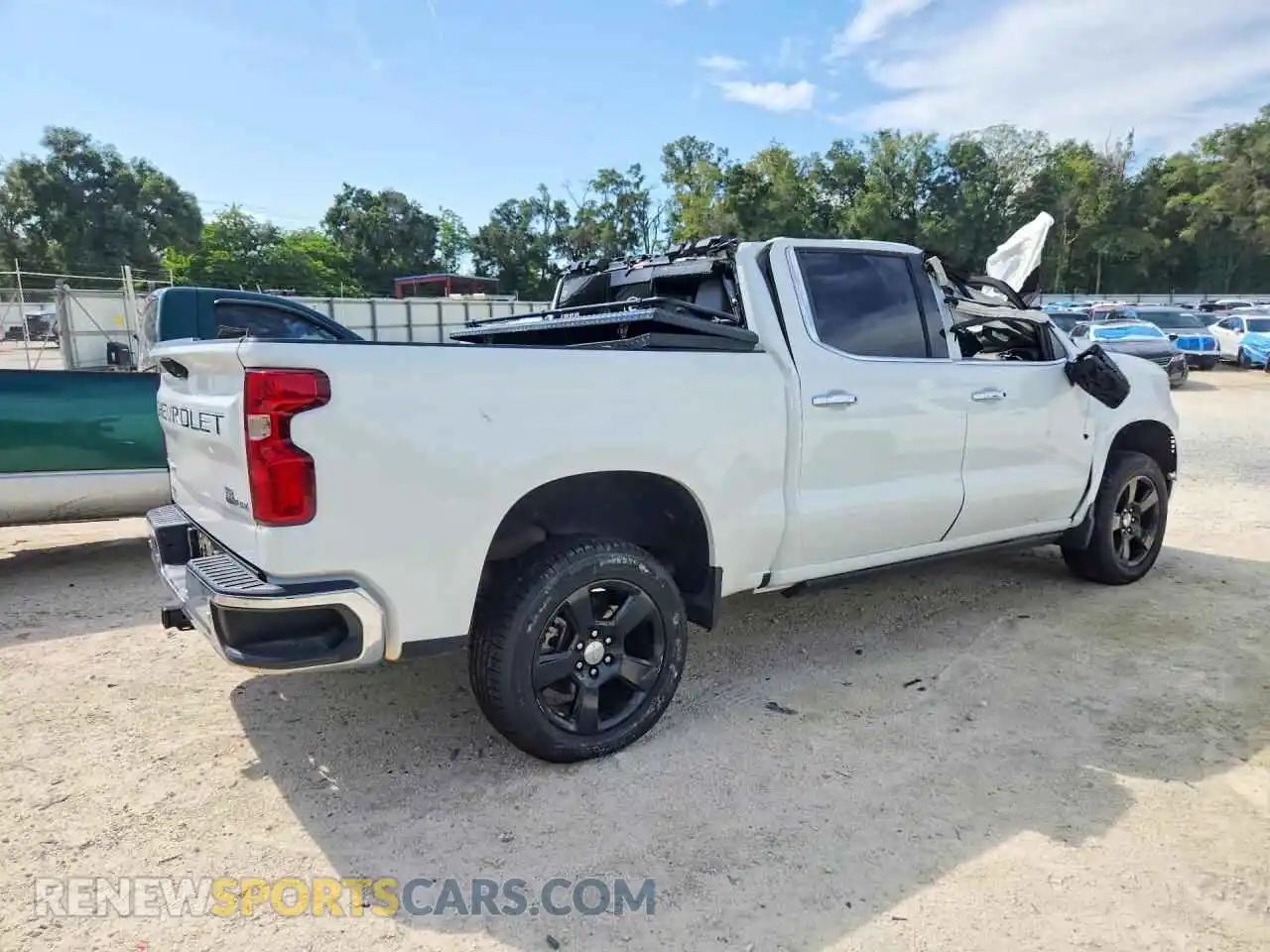 3 fotografías del automóvil dañado 1GCUDGE82PZ316356 CHEVROLET SILVERADO 2023