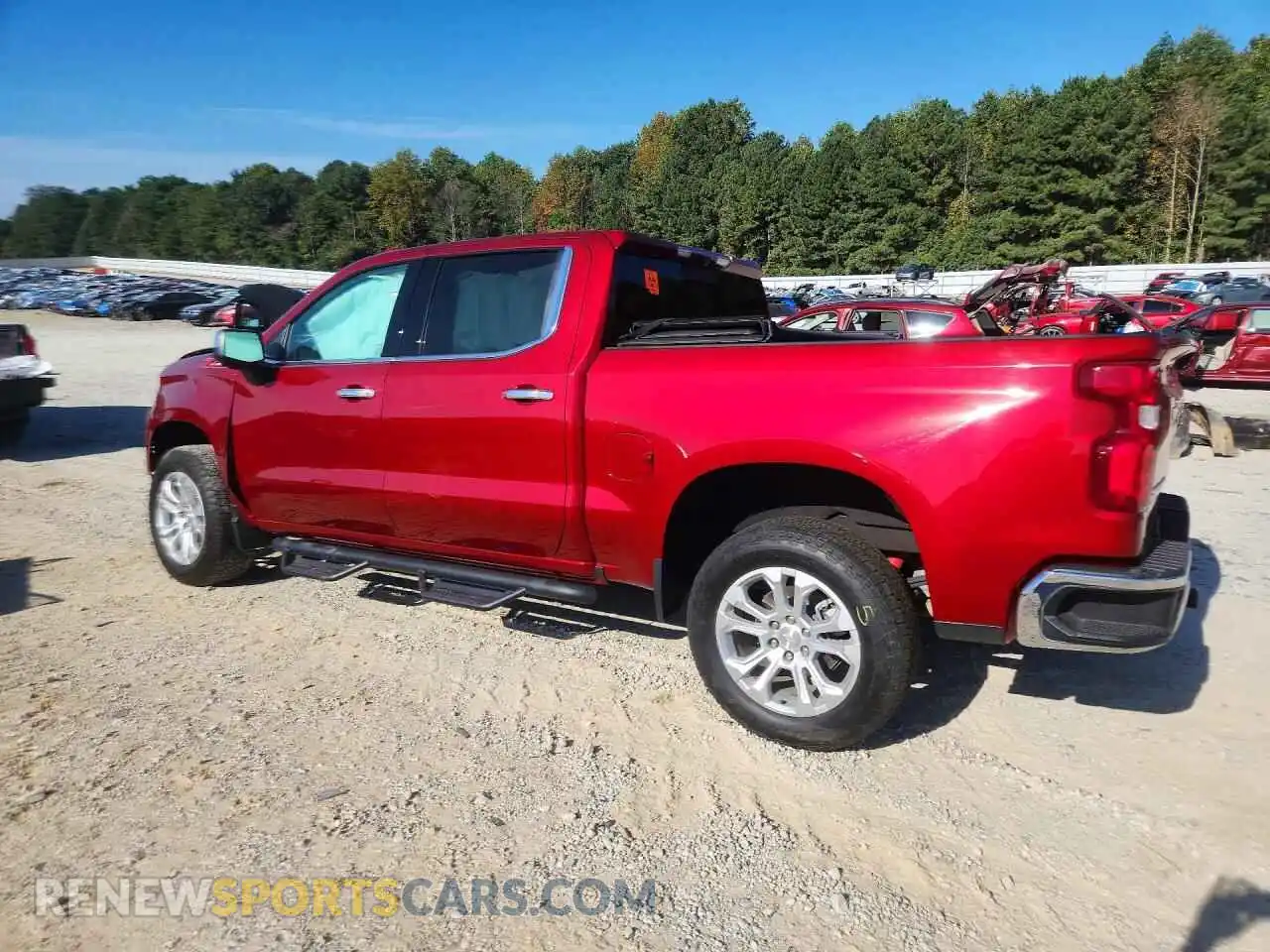 2 fotografías del automóvil dañado 1GCUDGED0PZ171086 CHEVROLET SILVERADO 2023