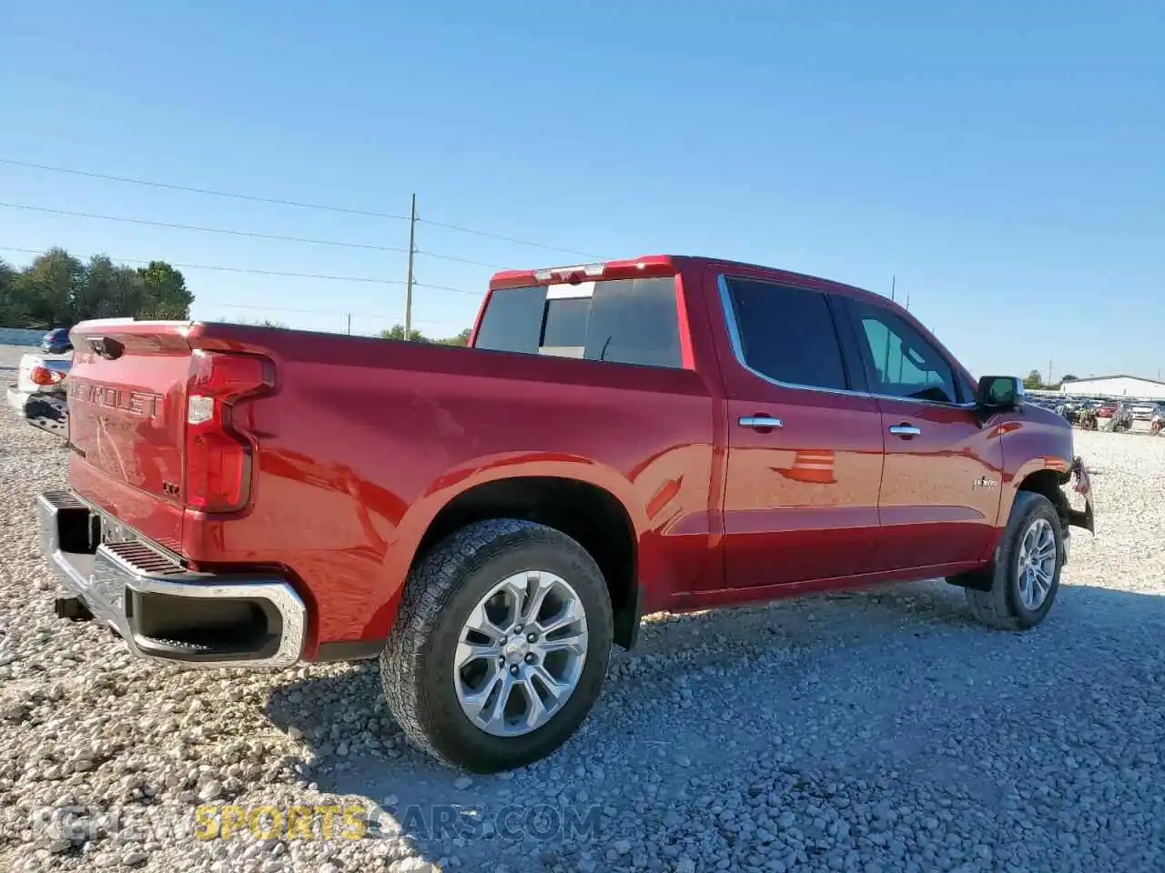 3 Фотография поврежденного автомобиля 1GCUDGED3PZ243625 CHEVROLET SILVERADO 2023
