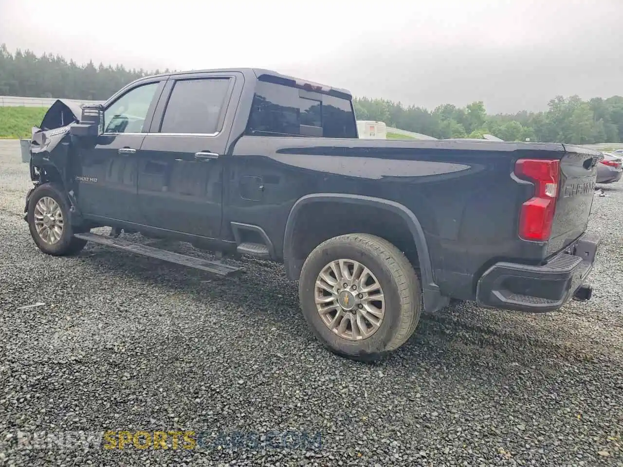 2 fotografías del automóvil dañado 2GC4YREY6P1704263 CHEVROLET SILVERADO 2023