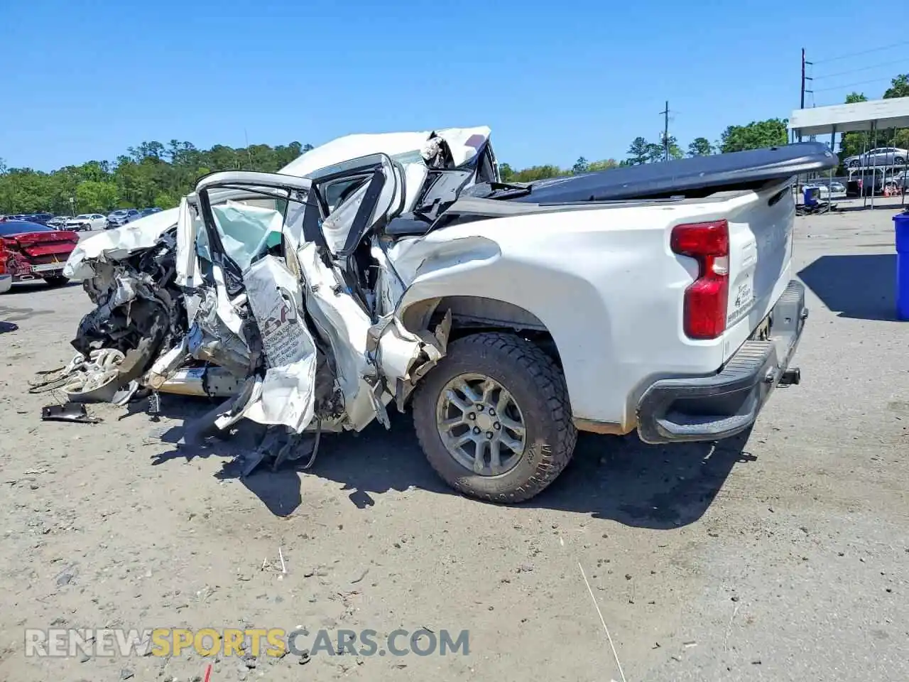 2 fotografías del automóvil dañado 2GCUDAED0P1102436 CHEVROLET SILVERADO 2023