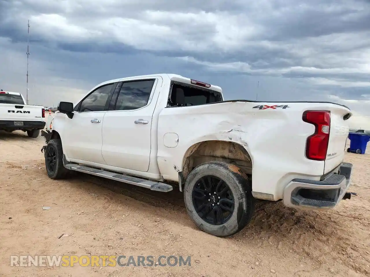 2 fotografías del automóvil dañado 2GCUDGED0P1149419 CHEVROLET SILVERADO 2023