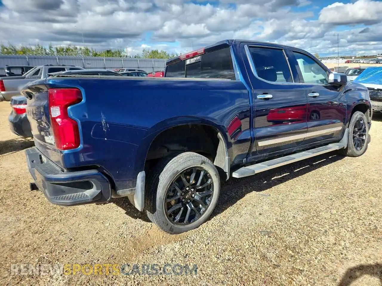 3 Photograph of a damaged car 2GCUDJED4P1131471 CHEVROLET SILVERADO 2023