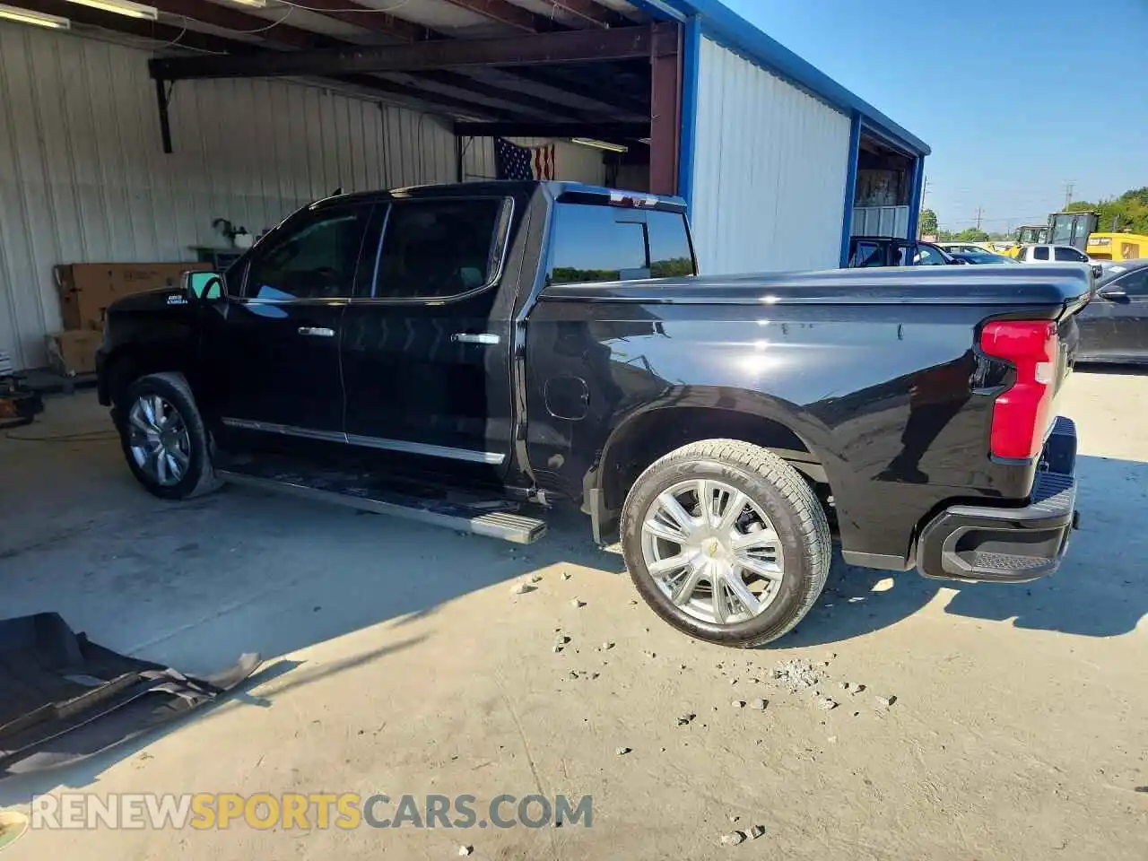 2 Photograph of a damaged car 2GCUDJED8P1133871 CHEVROLET SILVERADO 2023