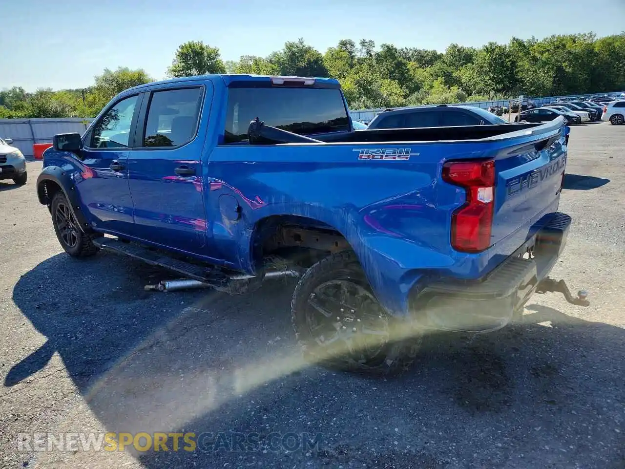 2 fotografías del automóvil dañado 3GCPDCEK1PG218551 CHEVROLET SILVERADO 2023