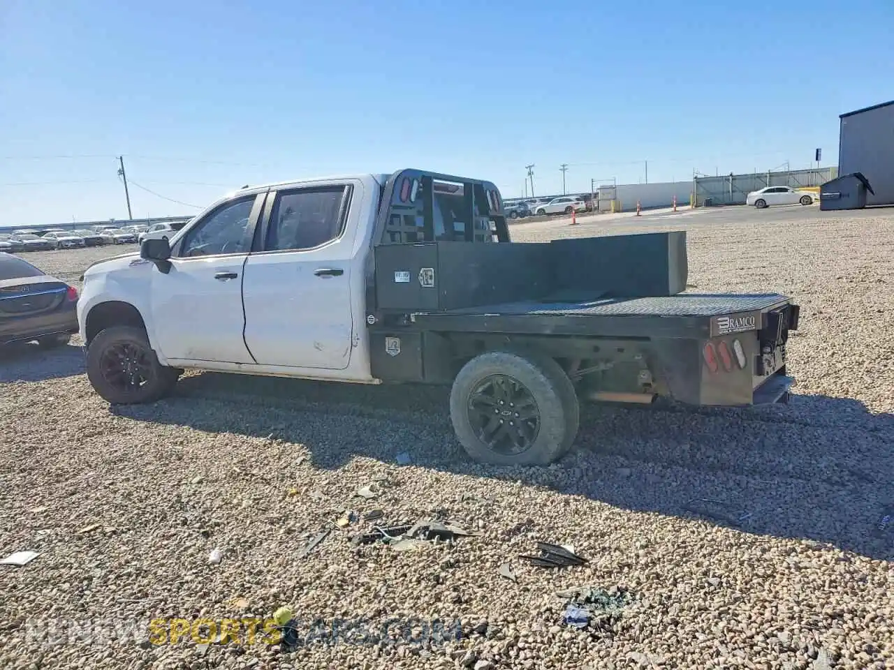 2 Фотография поврежденного автомобиля 3GCUDCED0PG121474 CHEVROLET SILVERADO 2023
