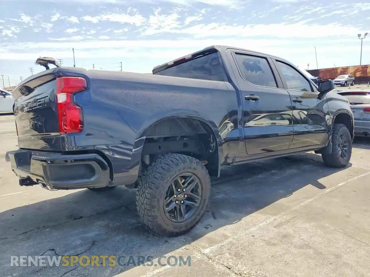3 Фотография поврежденного автомобиля 3GCUDCED2PG136543 CHEVROLET SILVERADO 2023