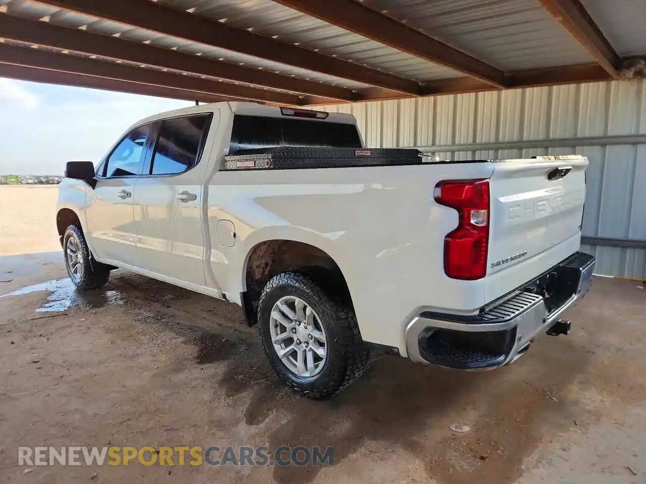 2 Photograph of a damaged car 3GCUDDEDXPG112254 CHEVROLET SILVERADO 2023