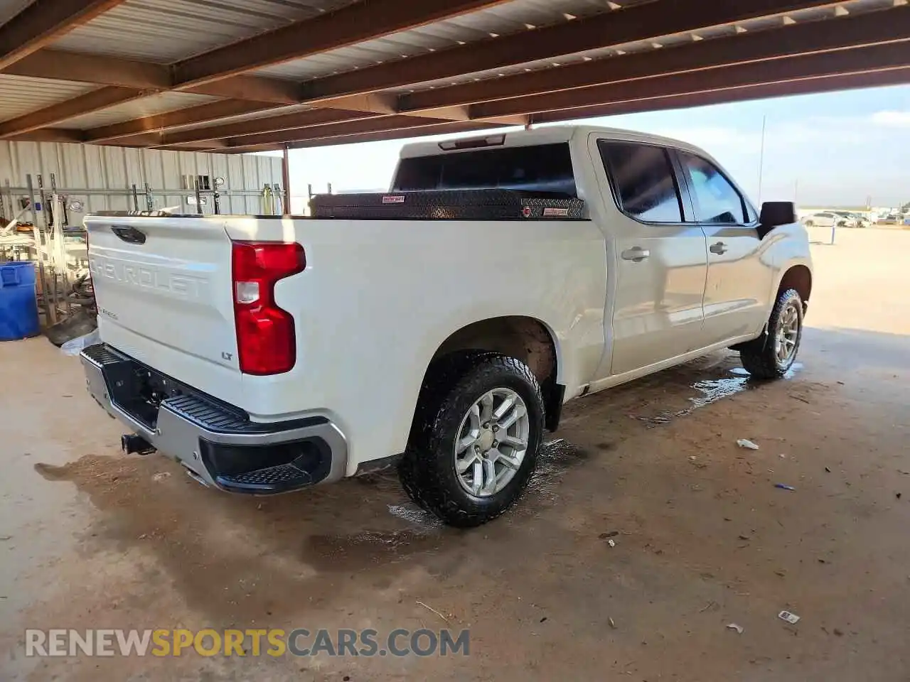 3 Photograph of a damaged car 3GCUDDEDXPG112254 CHEVROLET SILVERADO 2023