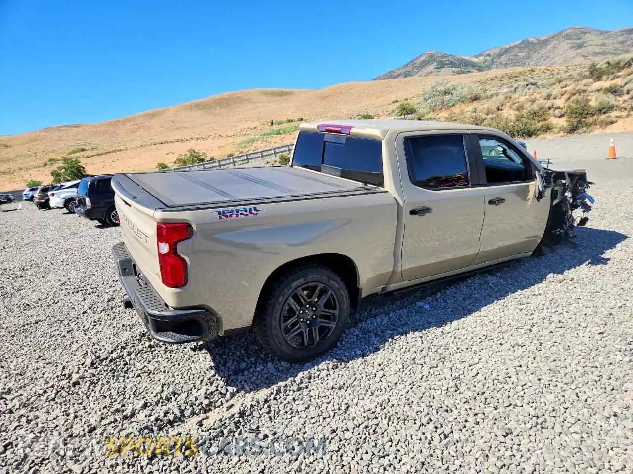 3 fotografías del automóvil dañado 3GCUDFE82PG196343 CHEVROLET SILVERADO 2023