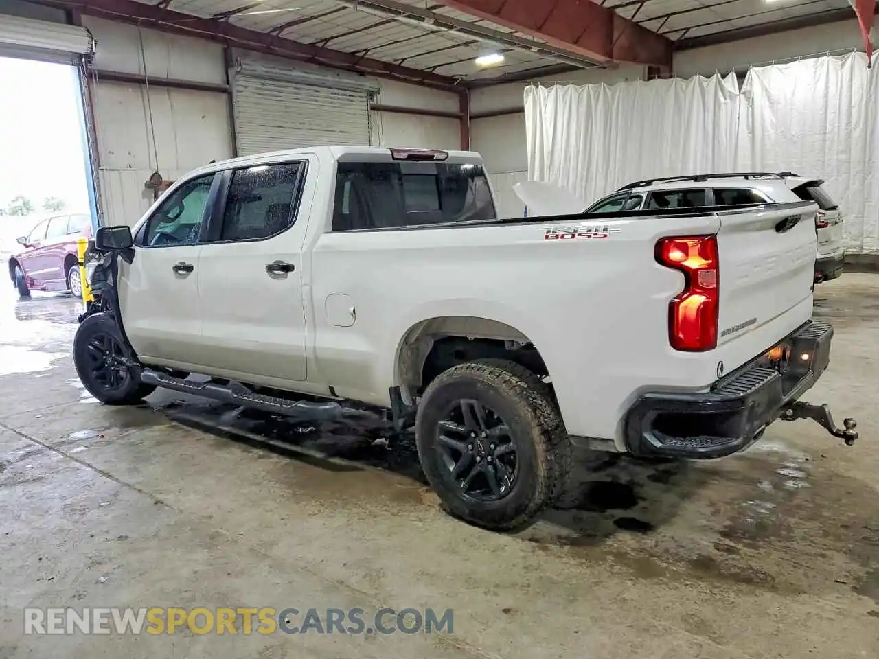 2 fotografías del automóvil dañado 3GCUDFED4PG321100 CHEVROLET SILVERADO 2023