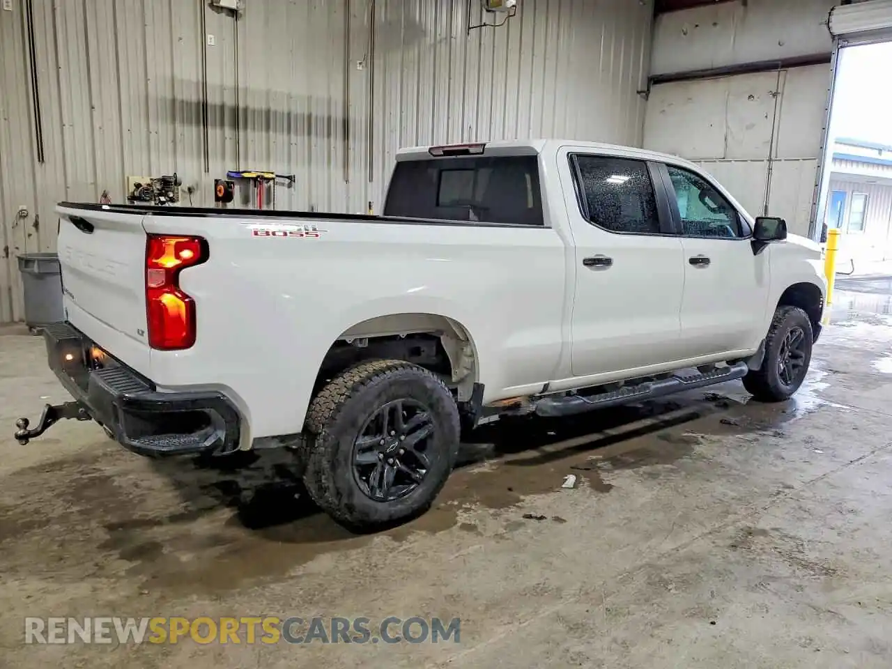 3 fotografías del automóvil dañado 3GCUDFED4PG321100 CHEVROLET SILVERADO 2023