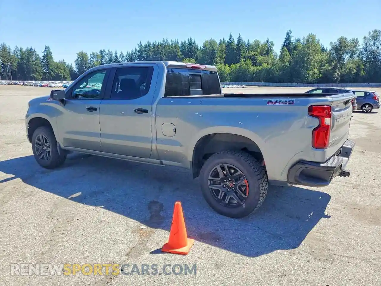 2 Photograph of a damaged car 3GCUDFEDXPG189766 CHEVROLET SILVERADO 2023