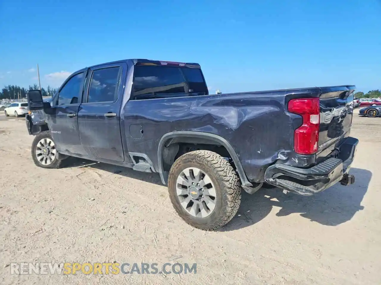 2 Фотография поврежденного автомобиля 1GC4YME7XRF117828 CHEVROLET SILVERADO 2024