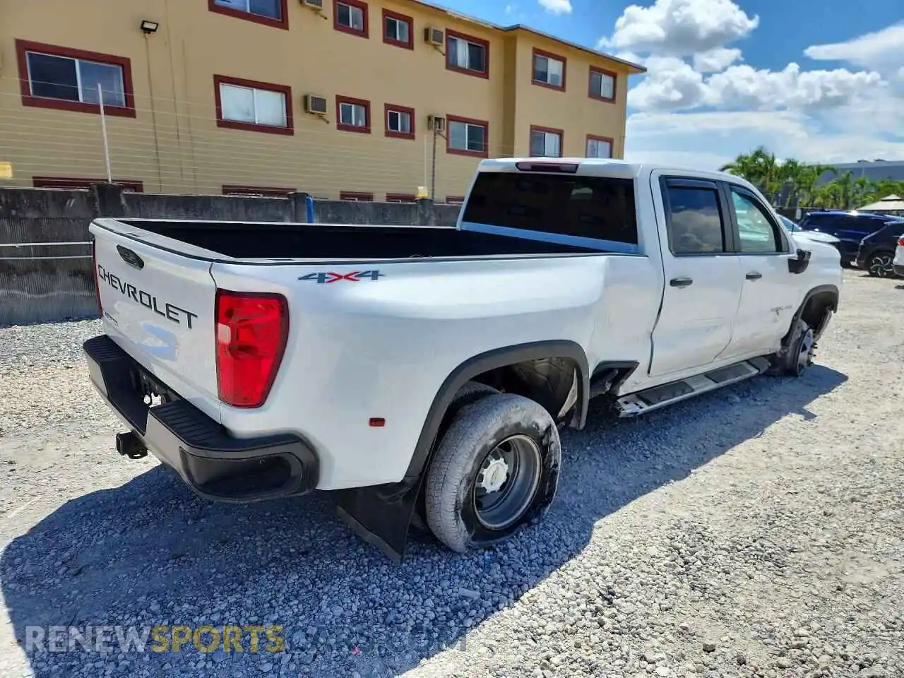 3 Photograph of a damaged car 1GC4YSEYXRF371102 CHEVROLET SILVERADO 2024