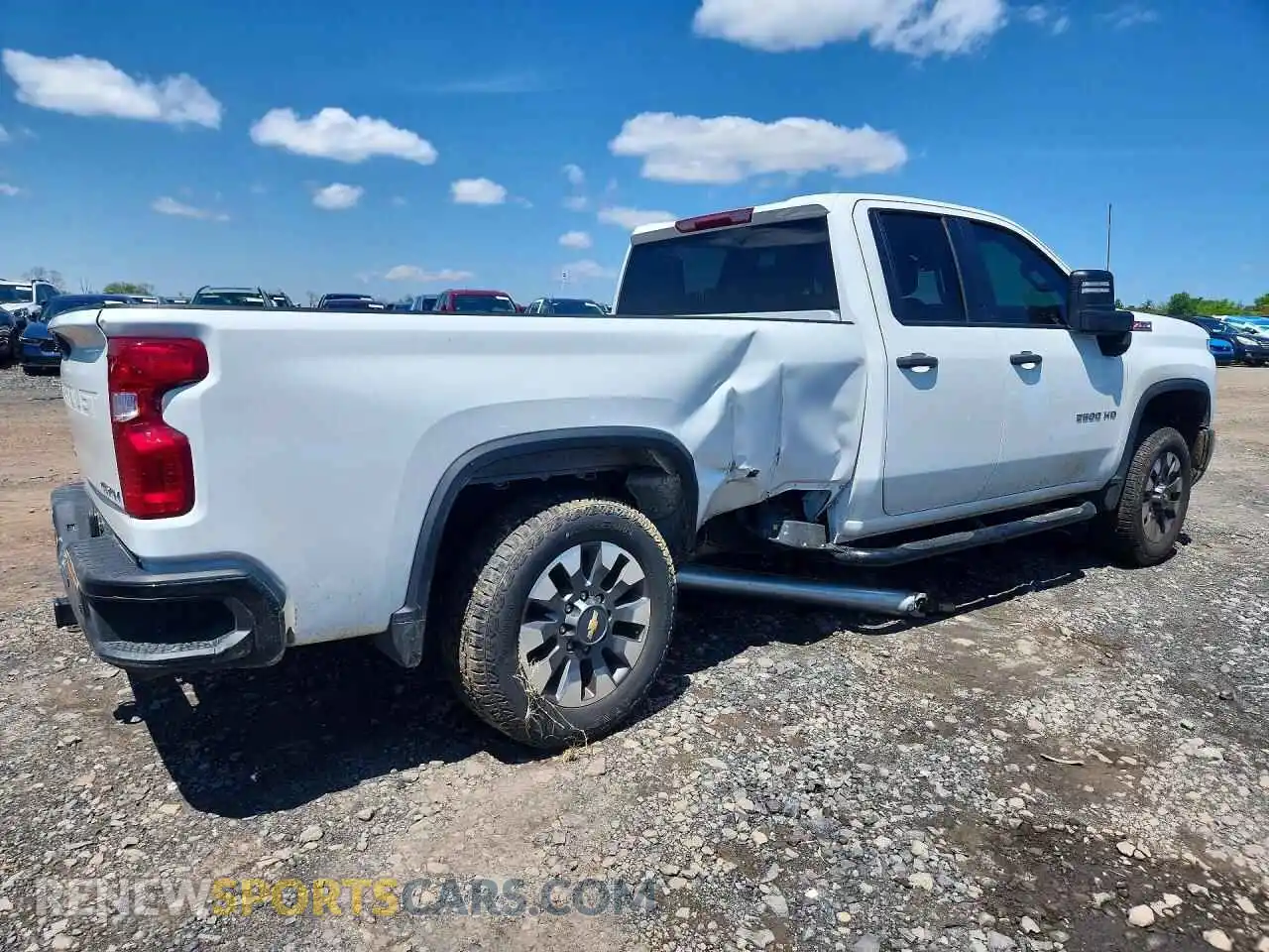 3 fotografías del automóvil dañado 1GC5YME70RF389650 CHEVROLET SILVERADO 2024