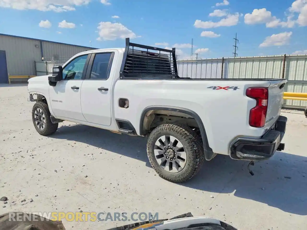 2 Фотография поврежденного автомобиля 1GC5YME72RF354723 CHEVROLET SILVERADO 2024