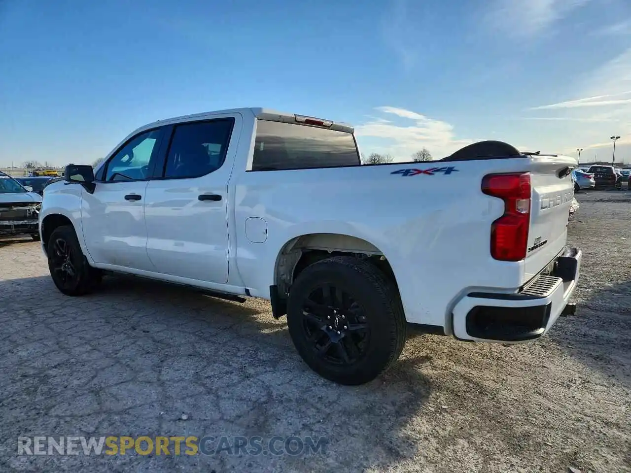 2 fotografías del automóvil dañado 1GCPDBEK4RZ142305 CHEVROLET SILVERADO 2024