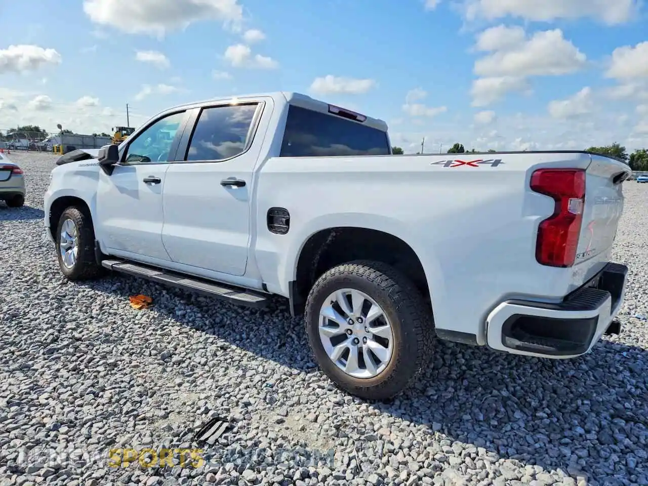 2 fotografías del automóvil dañado 1GCPDBEK5RZ326765 CHEVROLET SILVERADO 2024
