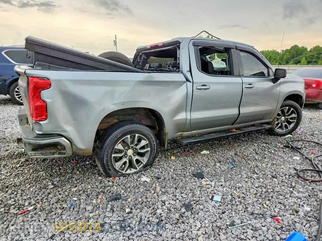 3 Photograph of a damaged car 1GCUDDED1RZ128572 CHEVROLET SILVERADO 2024