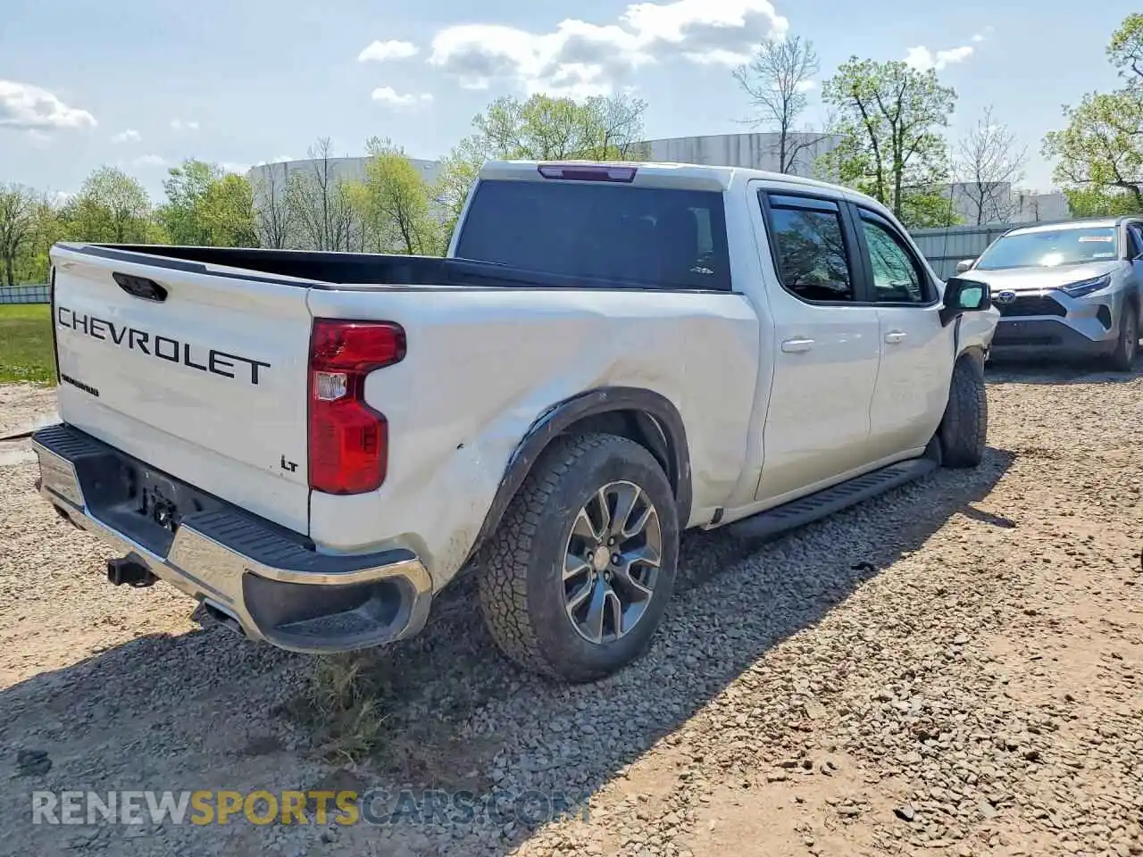 3 Photograph of a damaged car 1GCUDDED1RZ147087 CHEVROLET SILVERADO 2024