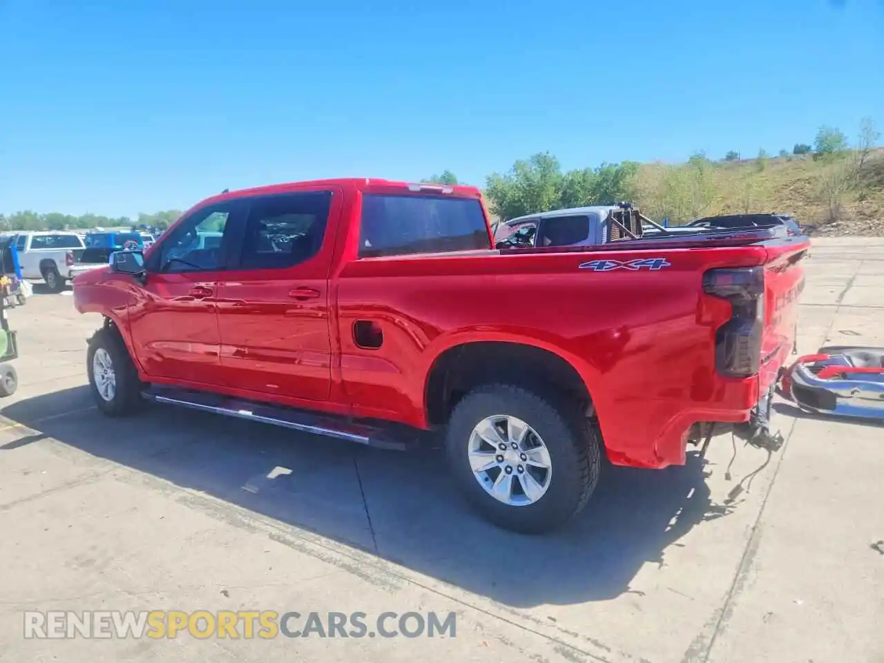 2 Фотография поврежденного автомобиля 1GCUDDED1RZ214030 CHEVROLET SILVERADO 2024