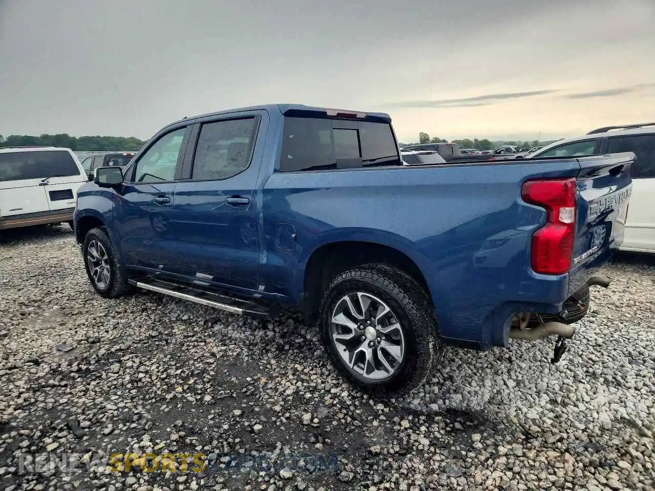 2 fotografías del automóvil dañado 1GCUDDED3RZ169995 CHEVROLET SILVERADO 2024