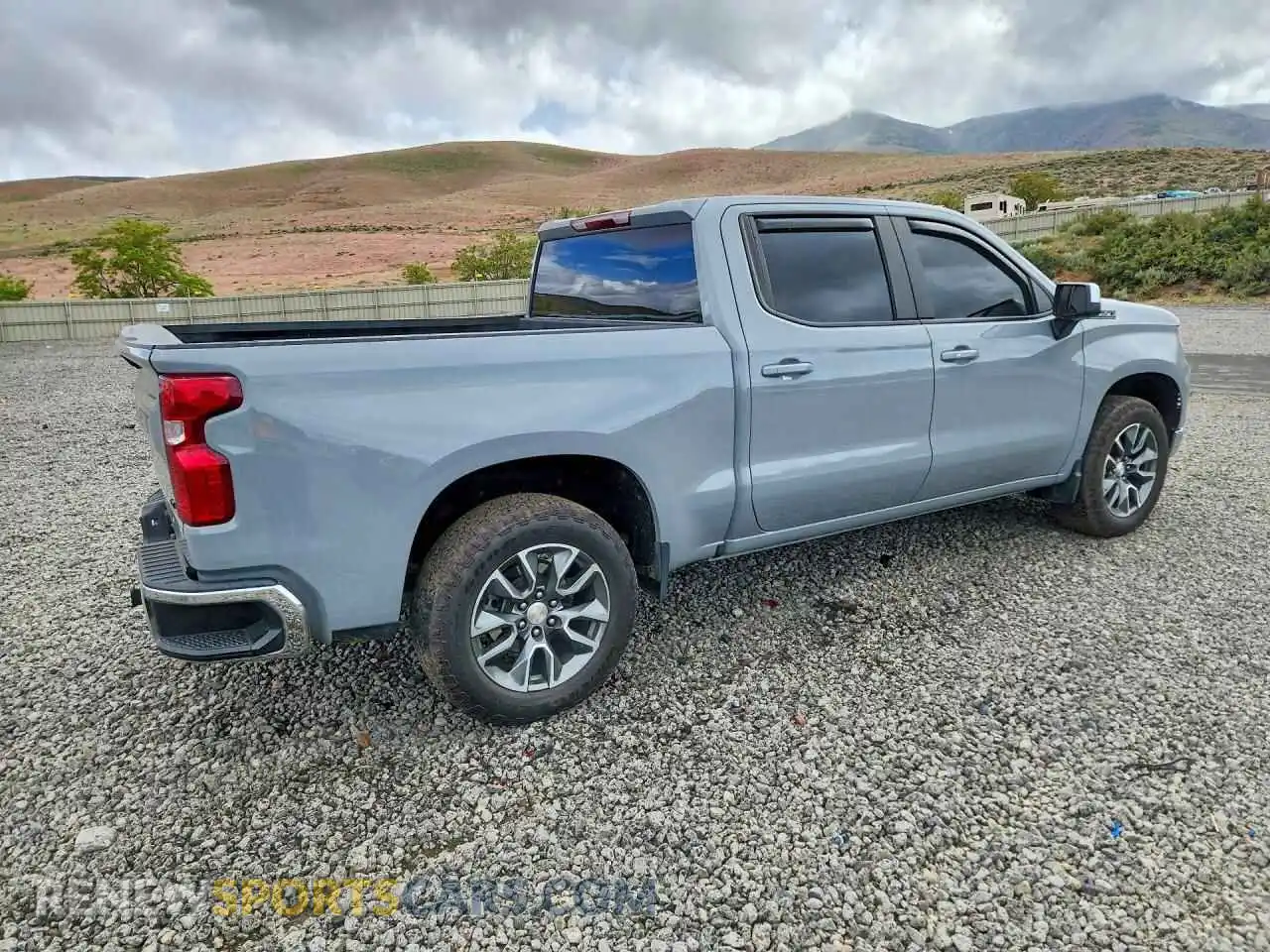 3 Фотография поврежденного автомобиля 1GCUDDED7RZ340392 CHEVROLET SILVERADO 2024