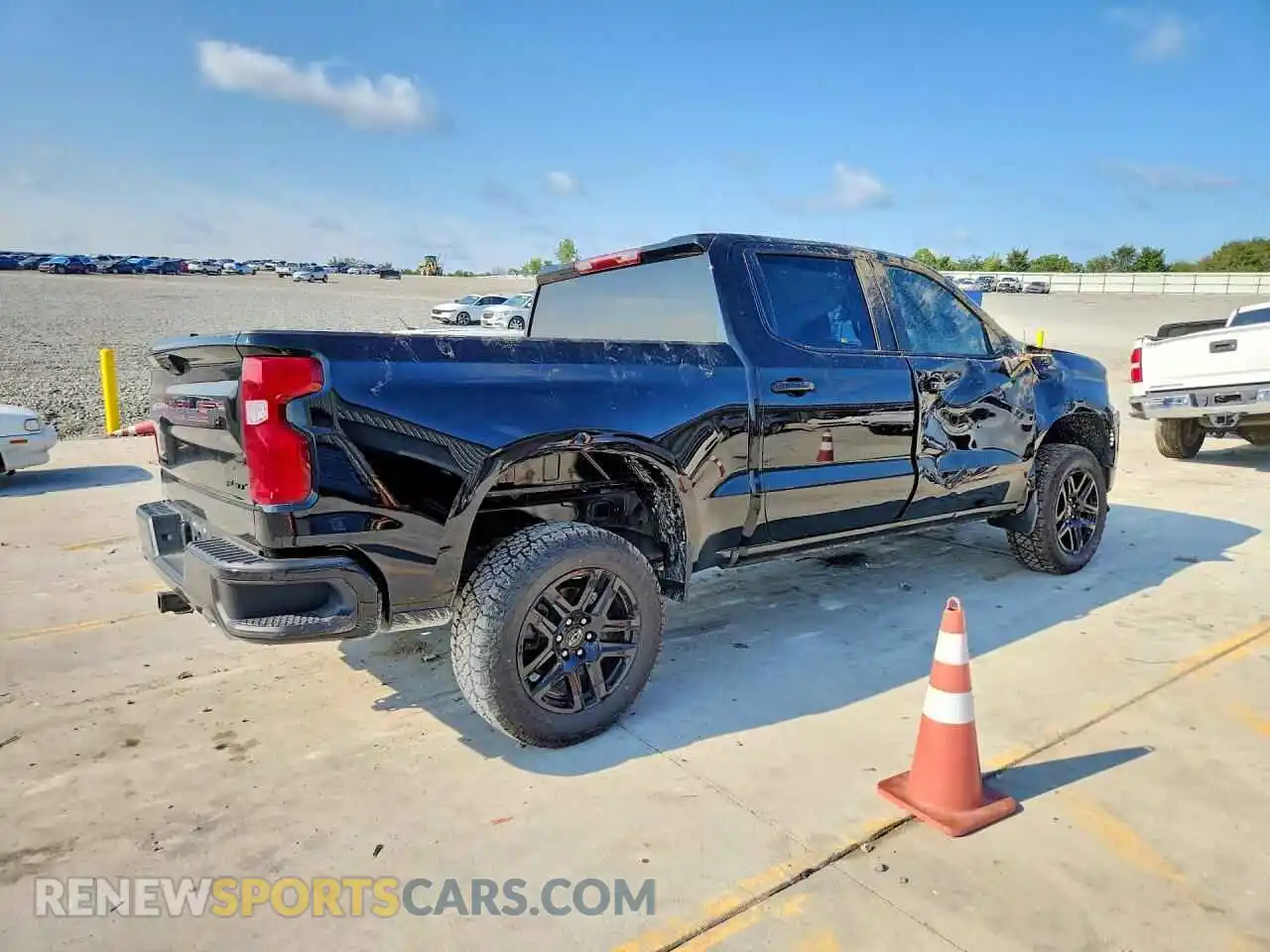 3 Photograph of a damaged car 1GCUDEE85RZ242468 CHEVROLET SILVERADO 2024