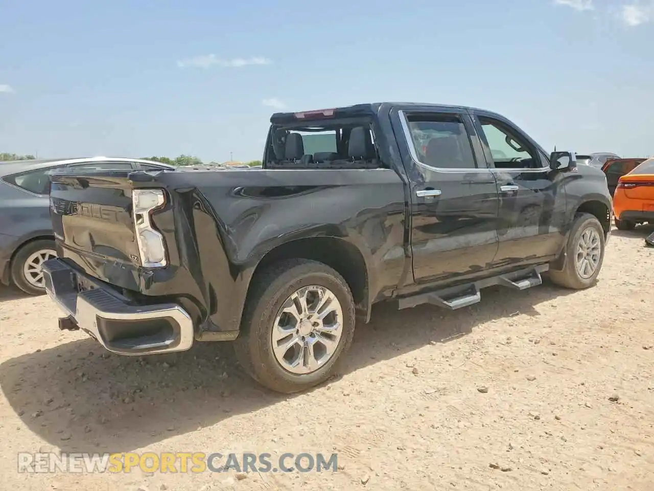 3 Фотография поврежденного автомобиля 1GCUDGED2RZ147584 CHEVROLET SILVERADO 2024