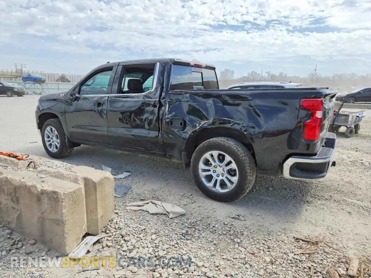 2 Photograph of a damaged car 1GCUDGED4RZ366224 CHEVROLET SILVERADO 2024