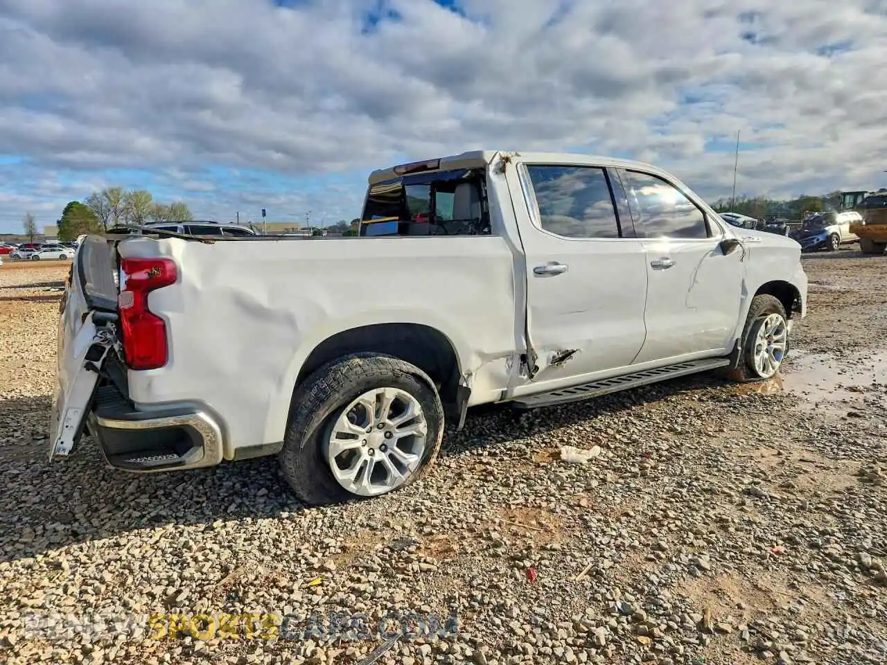 3 fotografías del automóvil dañado 1GCUDGEL8RZ174232 CHEVROLET SILVERADO 2024