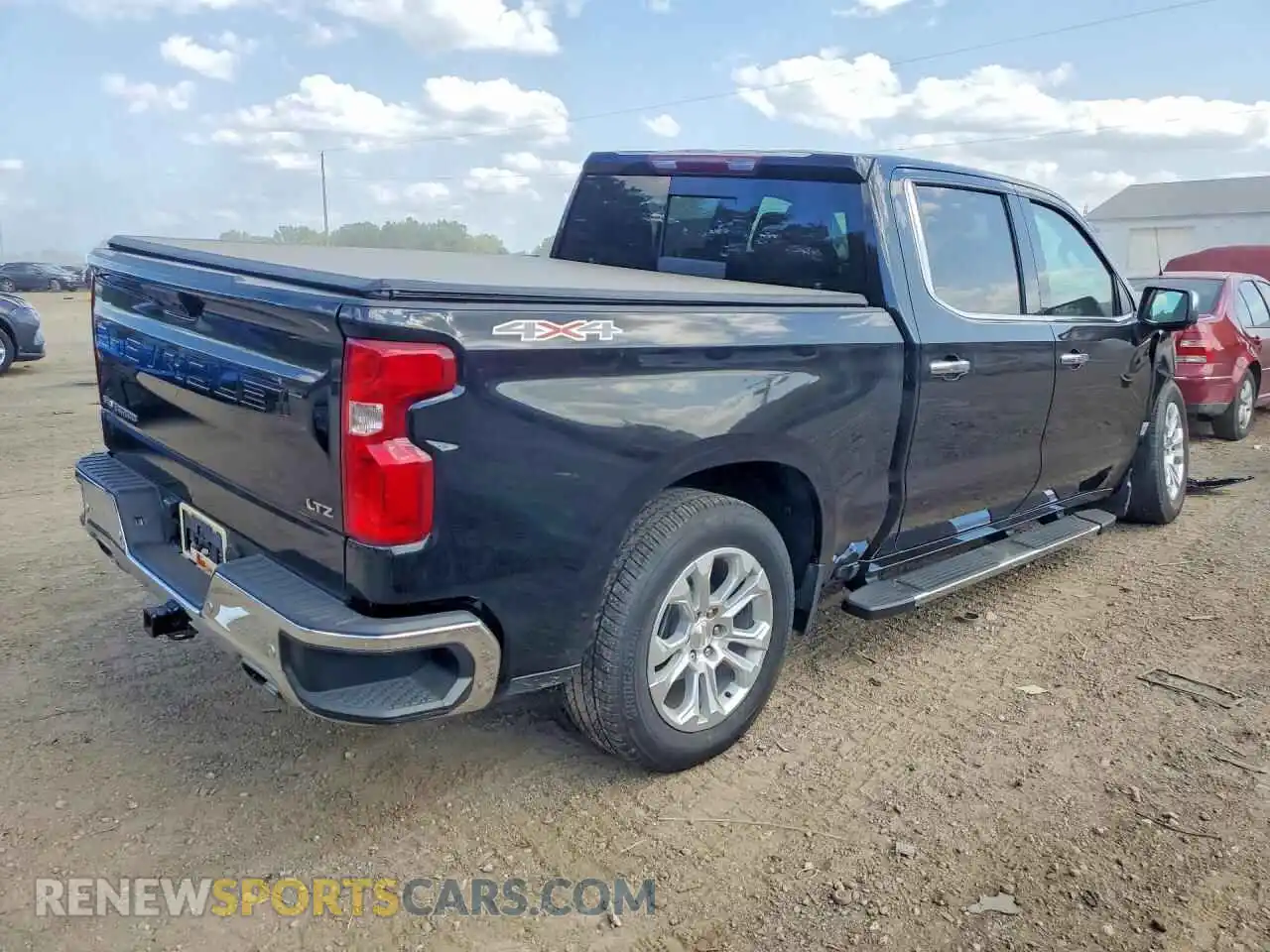 3 Photograph of a damaged car 1GCUDGEL8RZ280714 CHEVROLET SILVERADO 2024