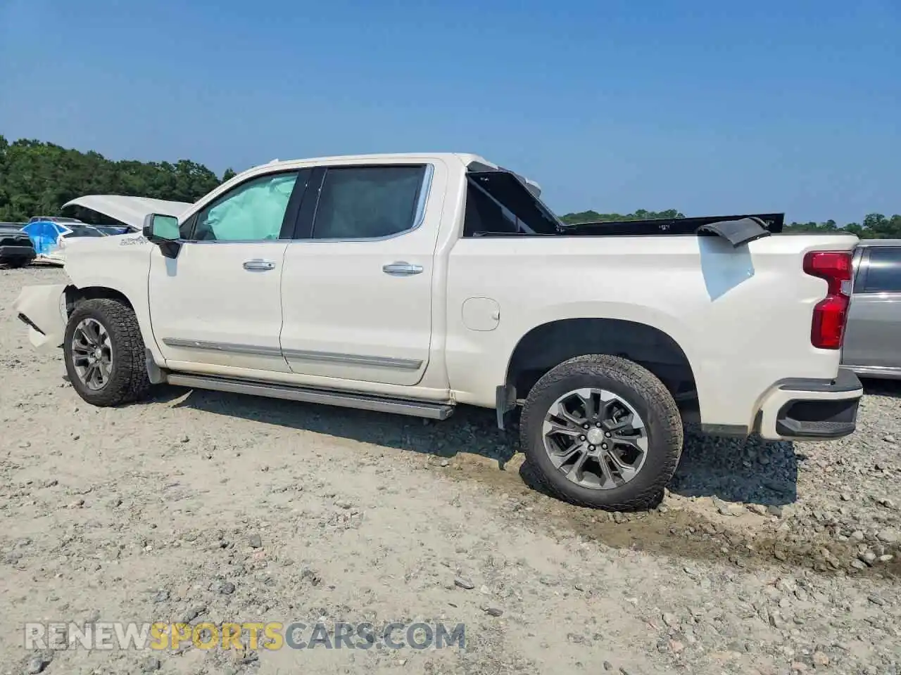 2 Фотография поврежденного автомобиля 1GCUDJED7RZ282413 CHEVROLET SILVERADO 2024