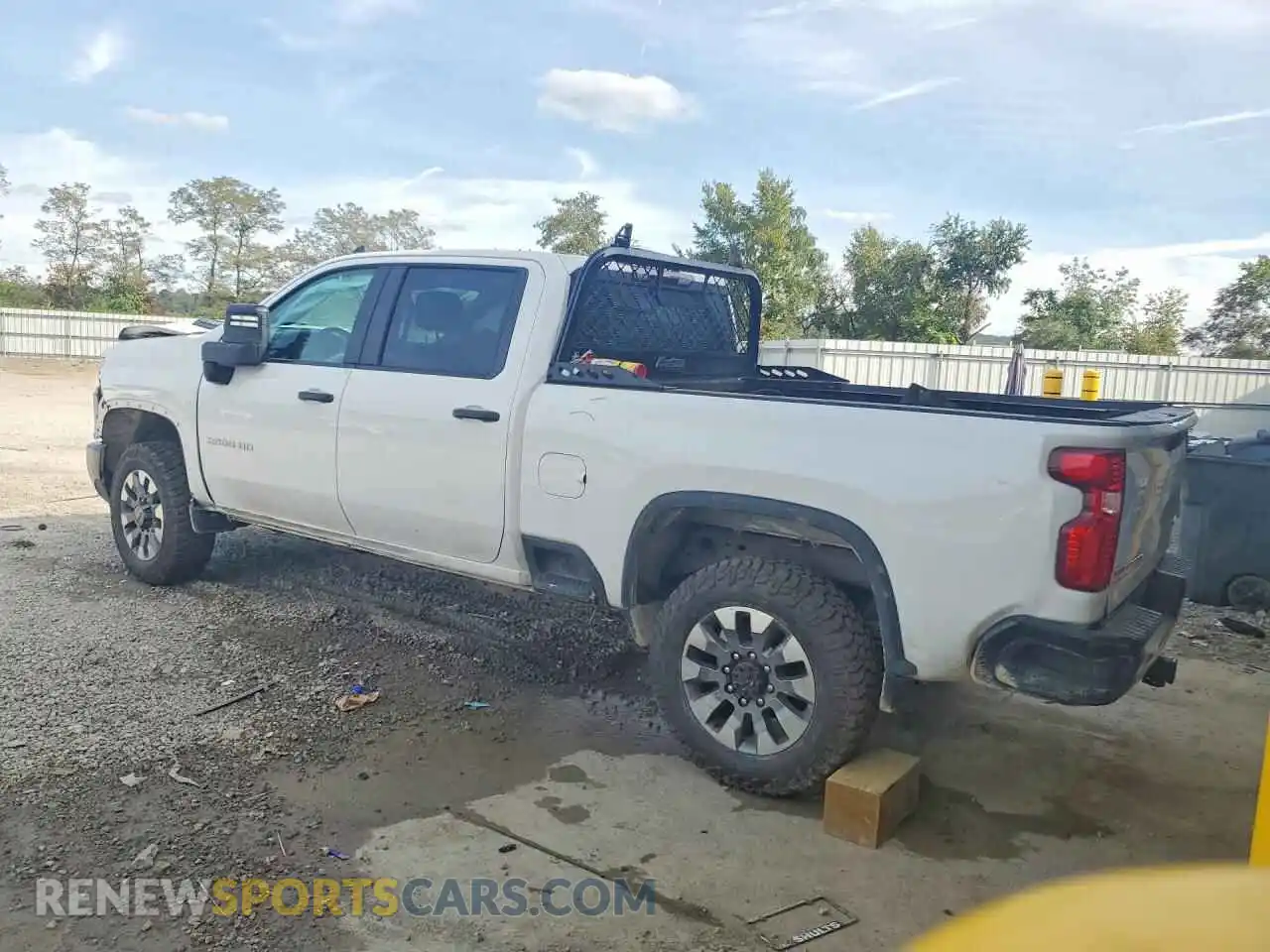 2 Фотография поврежденного автомобиля 2GC4YME71R1242952 CHEVROLET SILVERADO 2024