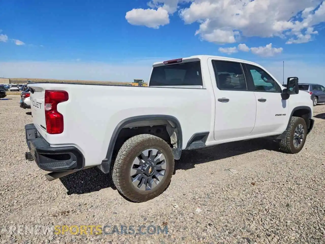 3 Фотография поврежденного автомобиля 2GC4YME73R1103244 CHEVROLET SILVERADO 2024